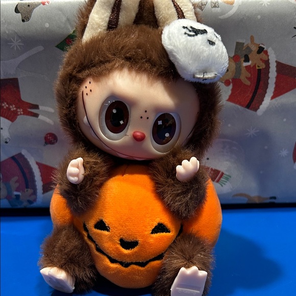 Cute Plush Toy in Pumpkin Costume - Picture 2 of 2